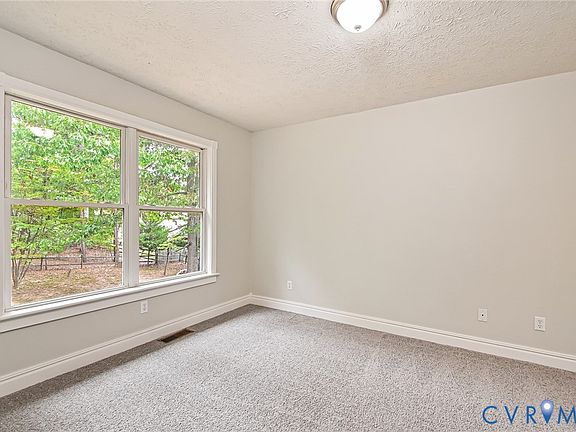 4th image of 338 Jefferson Dr