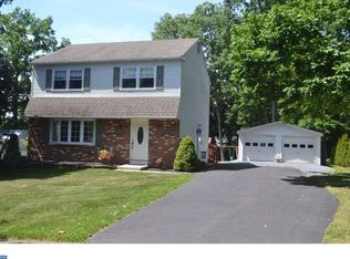 402 Calais Dr, Sellersville, PA 18960