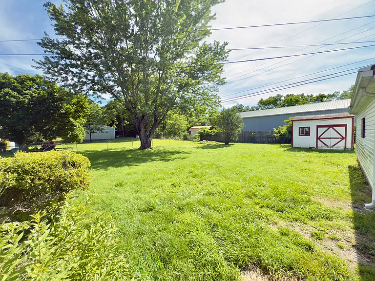 222 Yorktown Rd — Photo 38