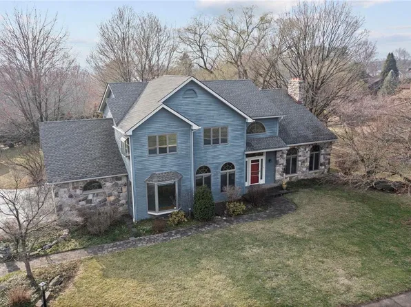 3282 Miriam Dr, Emmaus, PA 18049