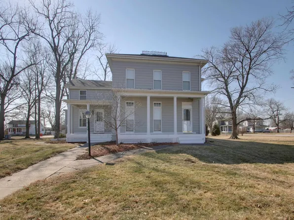 208 E South St, Mendon, IL 62351