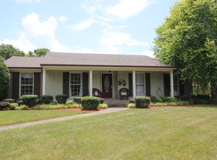 8306 Delightful Ct, Louisville, KY 40291
