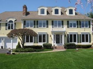 7 Wheelwright Rd, Medfield, MA 02052