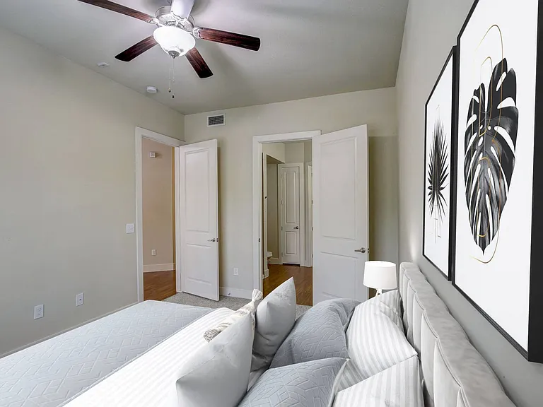 The Belvedere at Springwoods Village Apartments — Photo 11