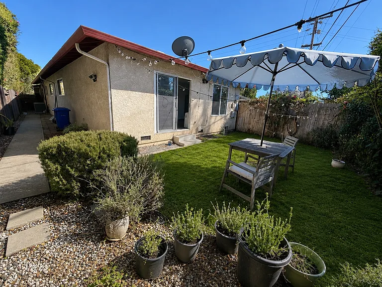 4877 Essex Way #ADU — Photo 8