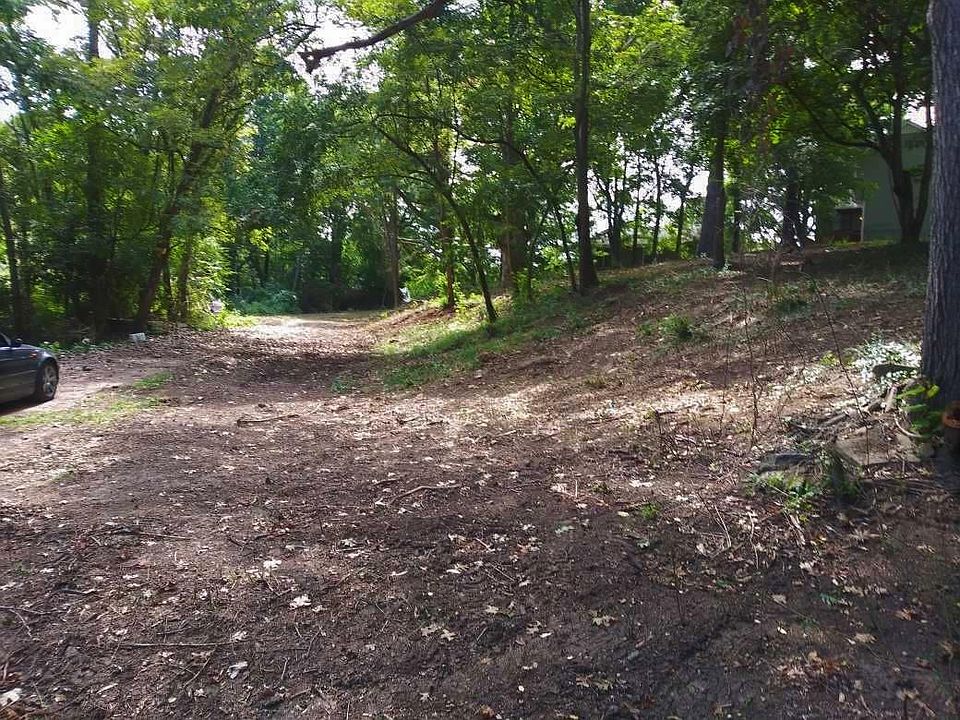 1st image of 431 Munn Rd
