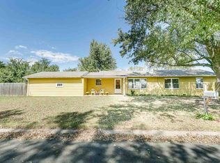 2 W Rolling Hills Dr, Wichita, KS 67212