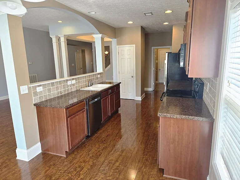 4636 Marcus Trl — Photo 9