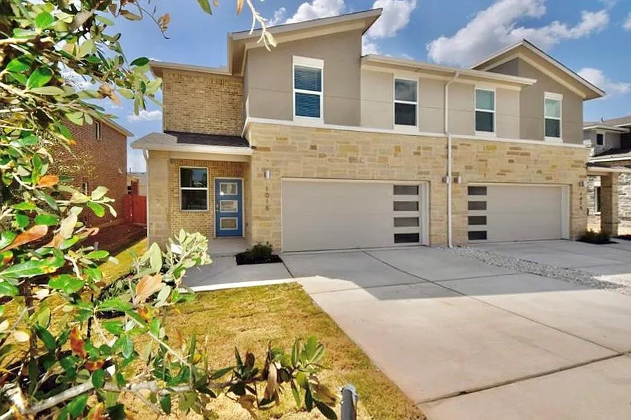 3 bed, 2.5 bath, 1914 sqft, $2,295 — Photo 1