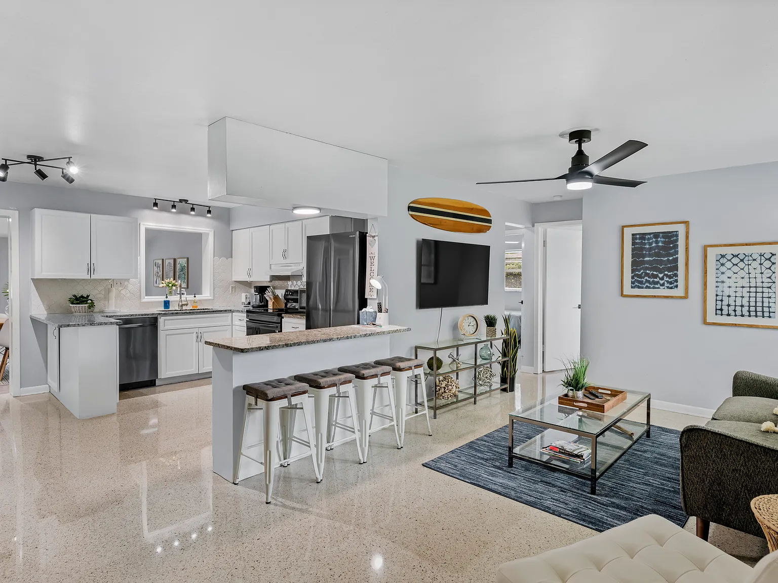 3 bed, 1592 sqft, $3,499 — Photo 3