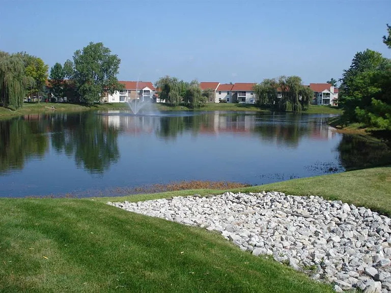 Sunlake Apartments — Photo 7