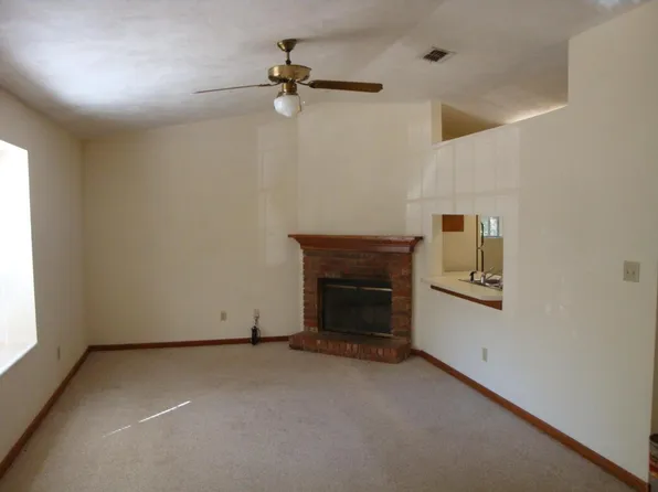 121 Whetherbine Way W, Tallahassee, FL 32301