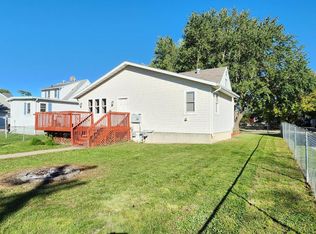 313 S Washington St, Houston, MN 55943