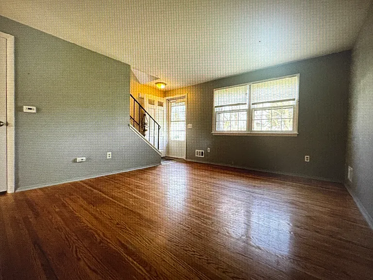 67 Underwood Ave #67 — Photo 4