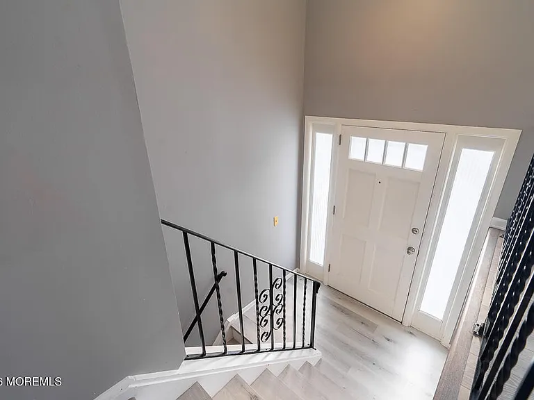 315 Beverly Way — Photo 25