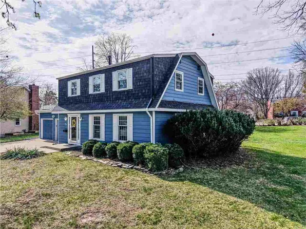 556 Mahaska Ct, Iowa City, IA 52246