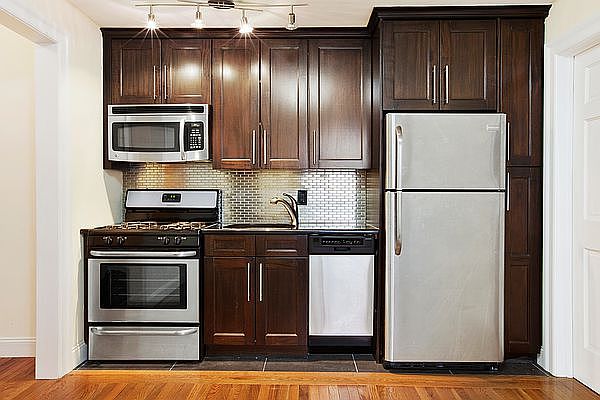 1st image of 414 W 44th St APT 1B