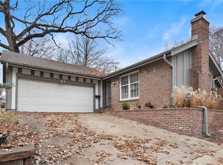 10236 Edelweiss Cir, Merriam, KS 66203