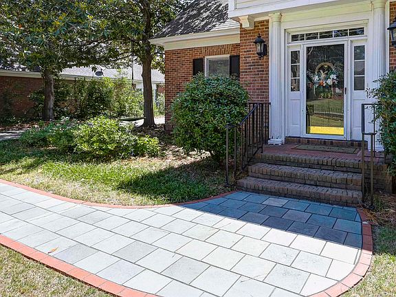 5th image of 219 Mallet Hill Rd
