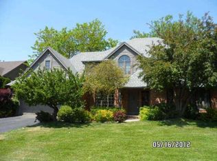 7640 Shadywood Ln, Sylvania, OH 43560