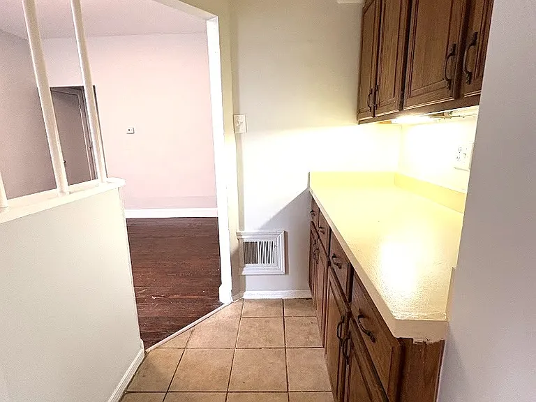 3637 Alberta St — Photo 11