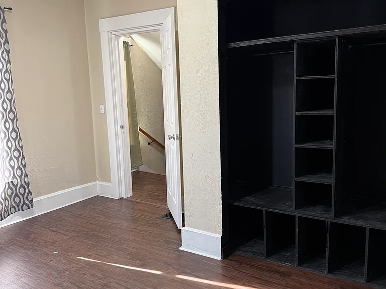 205 Locust St — Photo 17