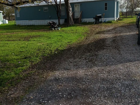 9132 N Double Rock Rd, Ponder, TX 76259