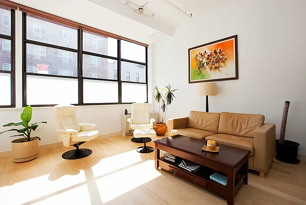 Sold by Modern Spaces | media 26