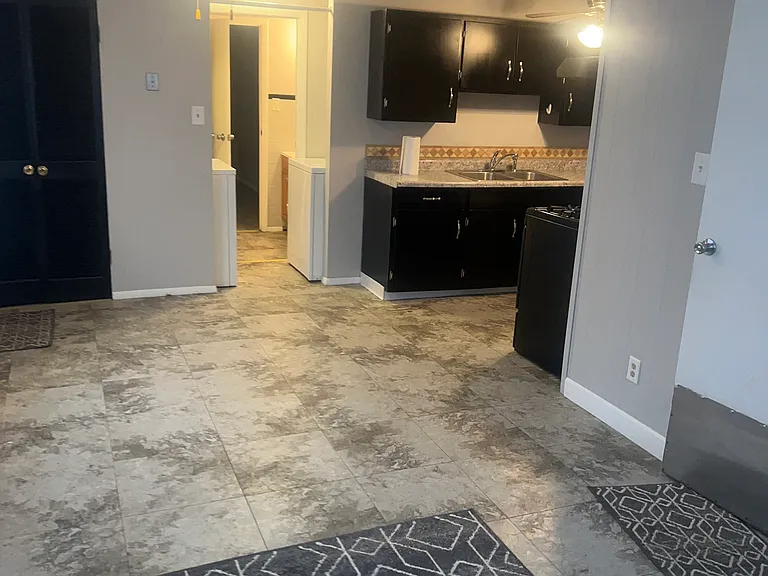 505 W 53rd Ave — Photo 6