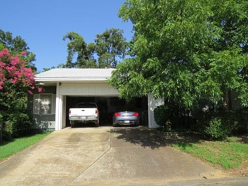 2nd image of 201 E Bissell St
