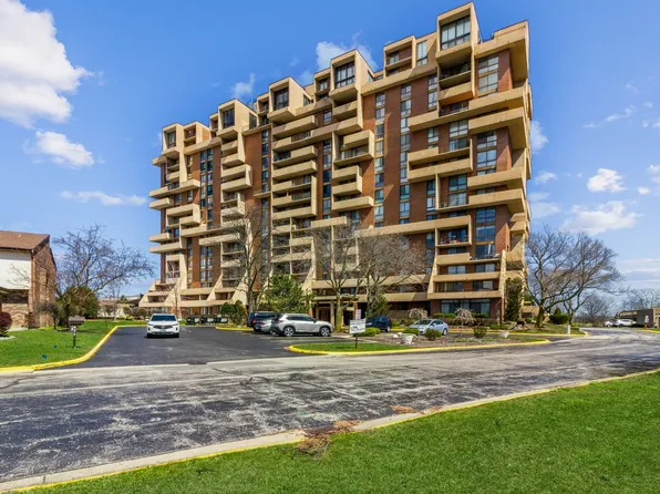 465 W Dominion Dr Unit 803, Wood Dale, IL 60191