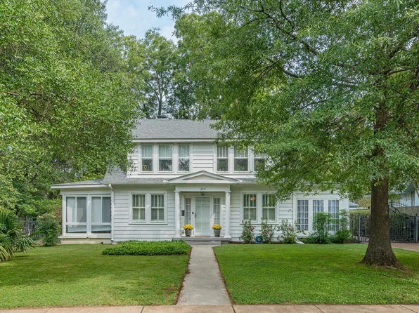 300 E Strathmore Cir, Memphis, TN 38112