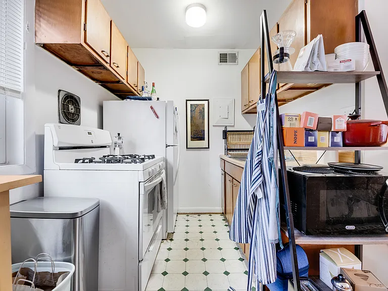 3433 Mount Pleasant St NW #103 — Photo 4