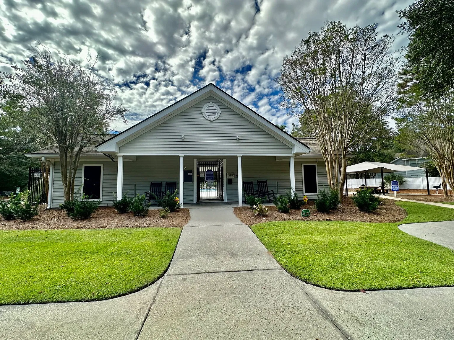 3 bed, 2.5 bath, 1334 sqft, $2,650 — Photo 3