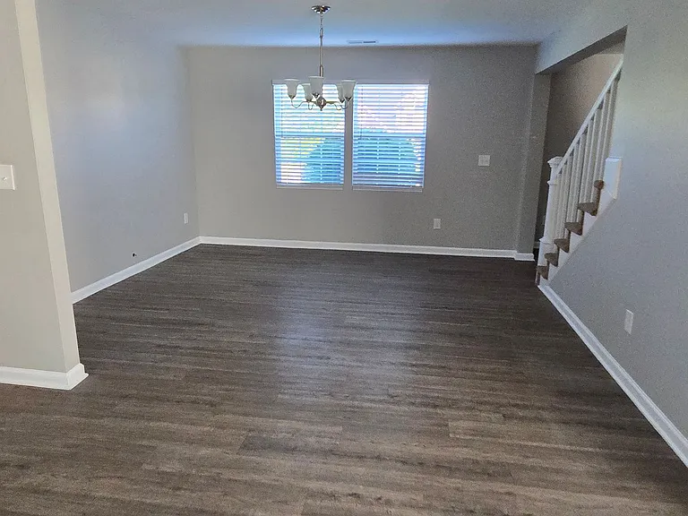 1151 Bentley Ct — Photo 4