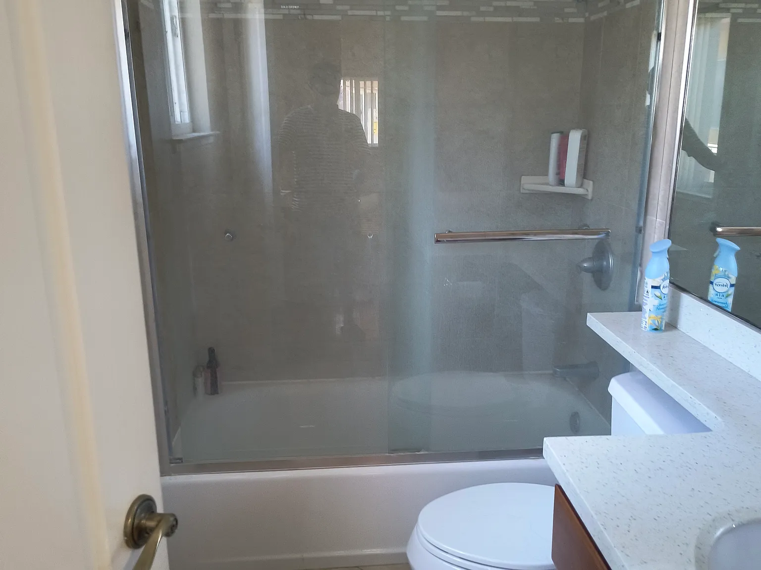 3 bed, 1100 sqft, $1,400 — Photo 3