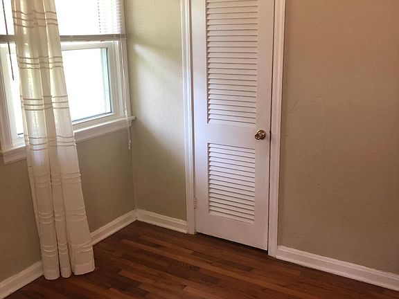 2nd image of 4061 Dellwood Ave