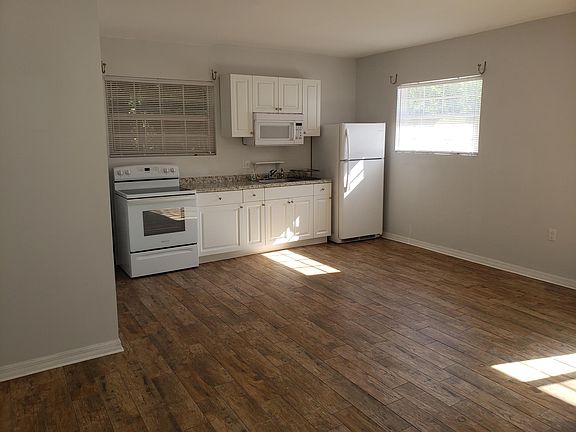 4th image of 2201 Hargill Dr