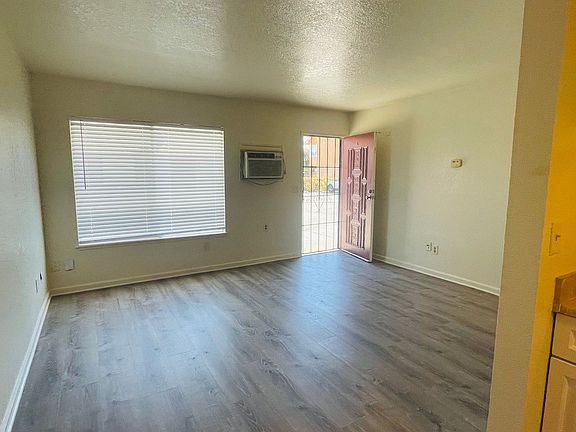 3rd image of 1661 Citrus St APT B