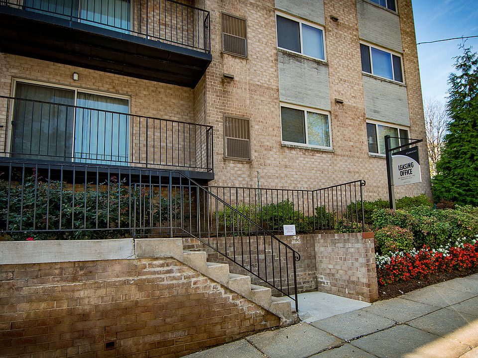 Clermont Apartments Building Exterior 6