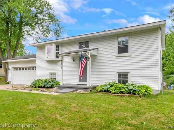 403 Donna Dr, Clinton, MI 49236