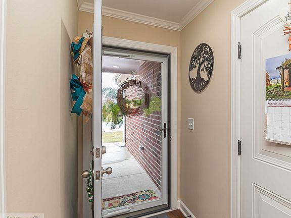 2nd image of 128 Oxford Dr