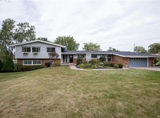 5258 Armor Duells Rd, Orchard Park, NY 14127