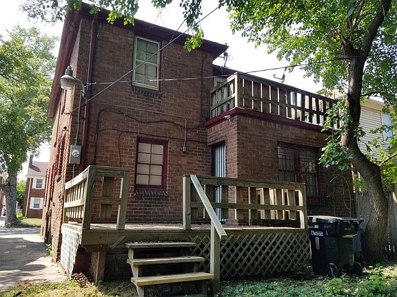 Stunning brick beatuty - they do not build 'em like this any