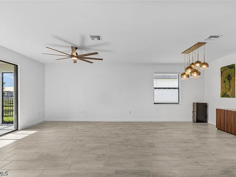 11151 Timber Creek Dr E — Photo 7