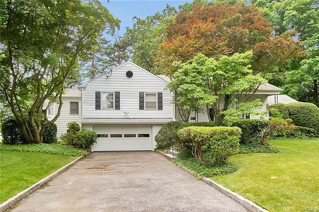 1st image of 69 Lakeshore Dr