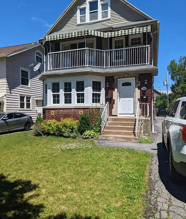 96 Delham Ave #LOWER