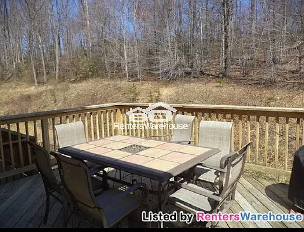 Piney Orchard Townhome, 3 bed, 2.5 bath — Photo 2