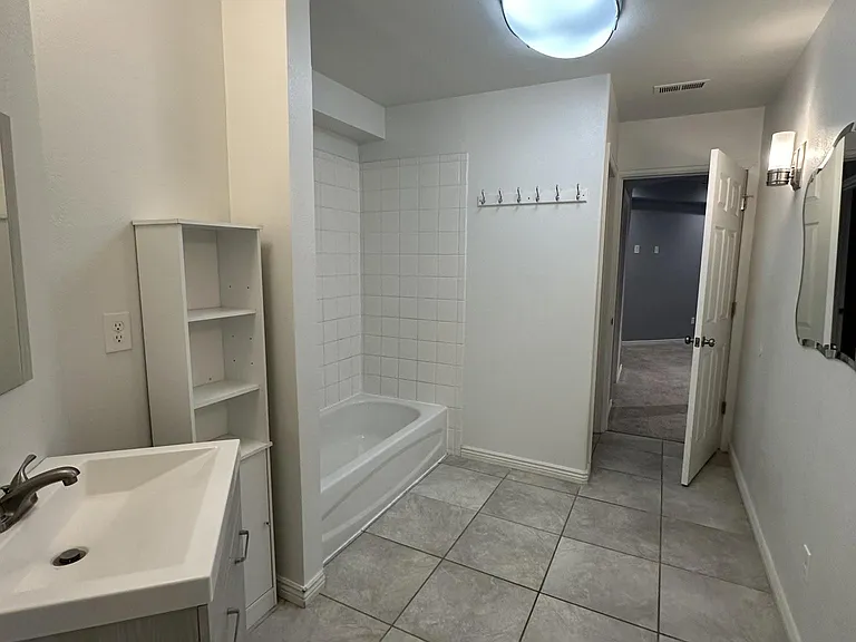 821 Circle Dr — Photo 12