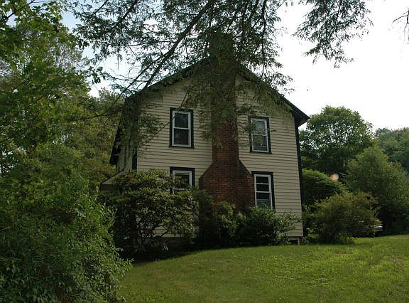 view coming up driveway